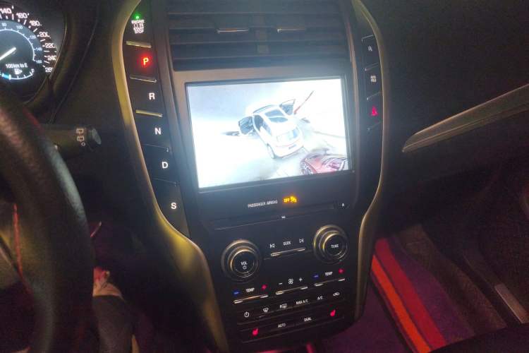 Used Lincoln MKC 2018 2.0T Two-Wheel Drive Deluxe Edition Audio And AC Panel