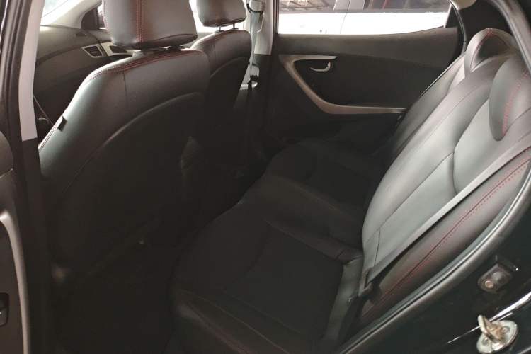 Used Hyundai Elantra (5th Generation / Langdong) 2012 1.6L Automatic Fashion Edition
