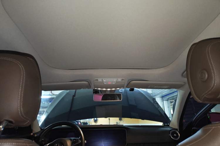 Used Mercedes-Benz E-Class 2017 E 300 L Sporty and Stylish Model
