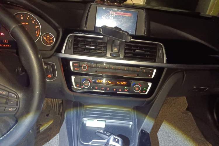 Used BMW 3 Series 2017 320Li Fashion Model
