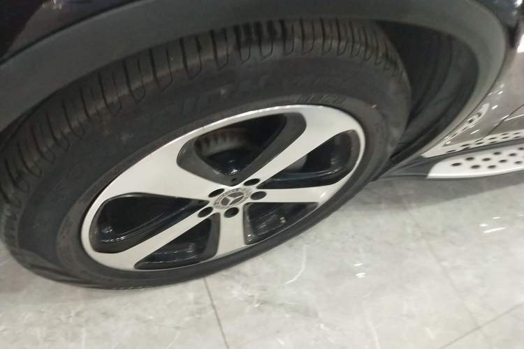 Used Mercedes-Benz GLC 2019 GLC 260 L 4MATIC Luxury Model Left Front Wheel Hub