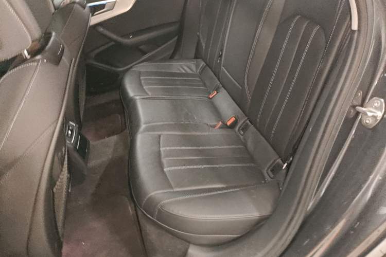 Used Audi A4L 2020 40 TFSI Luxury Dynamic Model
