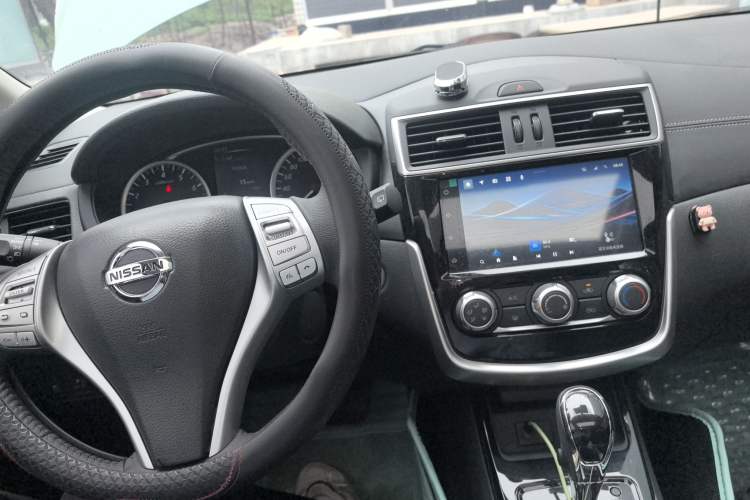 Used Nissan Tiida 2023 1.6L CVT Smart Drive Version Center Console