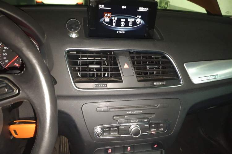 Used Audi Q3 2013 35 TFSI quattro Technology Edition Audio And AC Panel