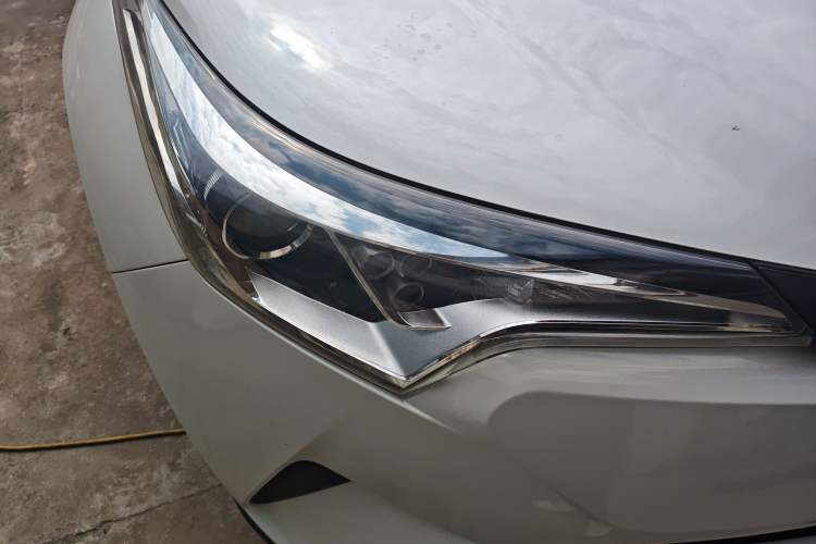 Used Toyota IZOA 2018 2.0L Yichi Version China VI Standard
