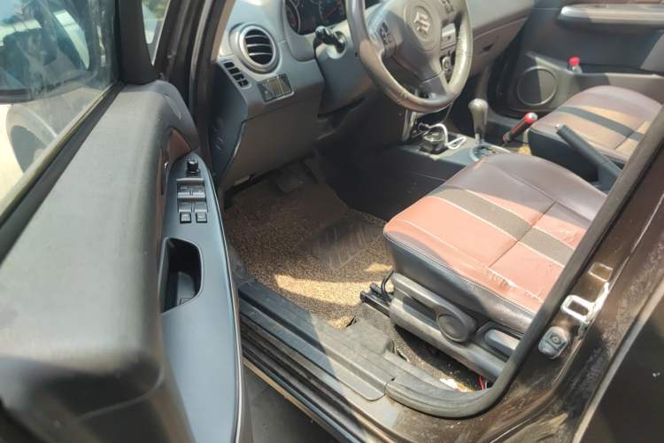 Used Suzuki SX4 2012 1.6L Automatic Ruiqi Model Driver Seat