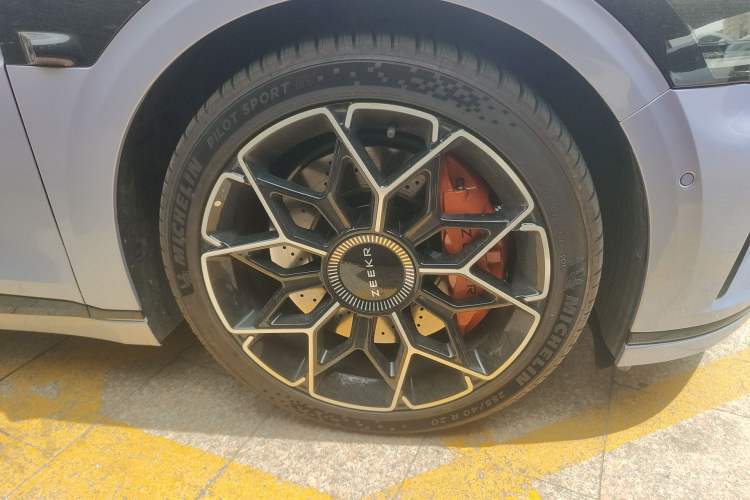 Used Zeekr 007GT 2025 Four-Wheel Drive Intelligent Driving Version 75 kWh Right Front Wheel Hub