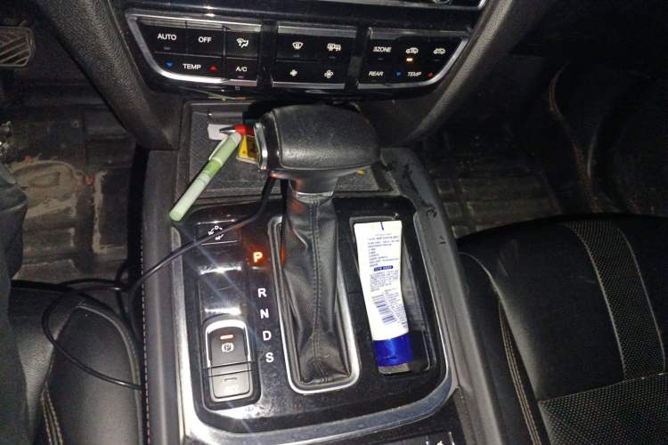 Used GAC Trumpchi GS8 2017 320T Four-Wheel Drive Luxury Smart Connectivity Version (7 Seats) Gear Lever