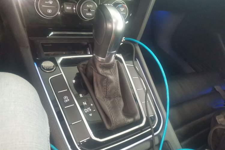 Used Volkswagen Magotan 2019 330TSI DSG Luxury Version China VI Standard Gear Lever