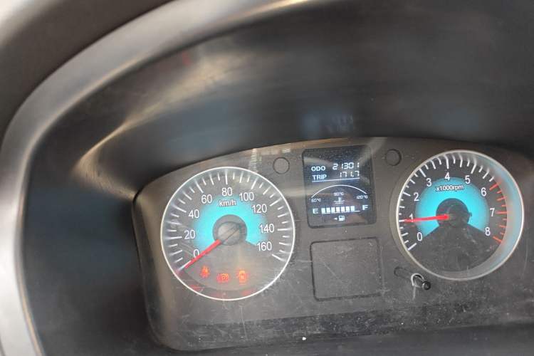 Used Jinbei Gold Hiace 2023 1.5L Passenger Vehicle Engineering Lion 5/6/7 Seater