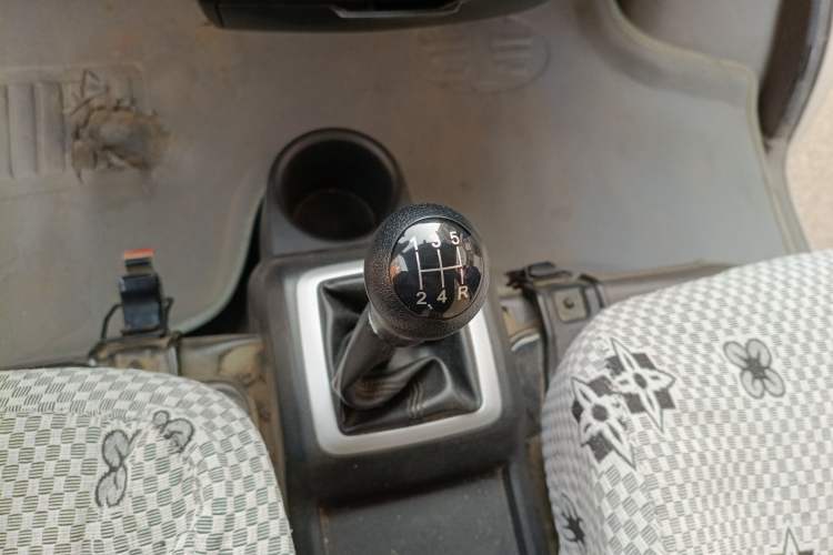 Used FAW Jiabao V75 2015 1.0L Standard Version DAM10AR