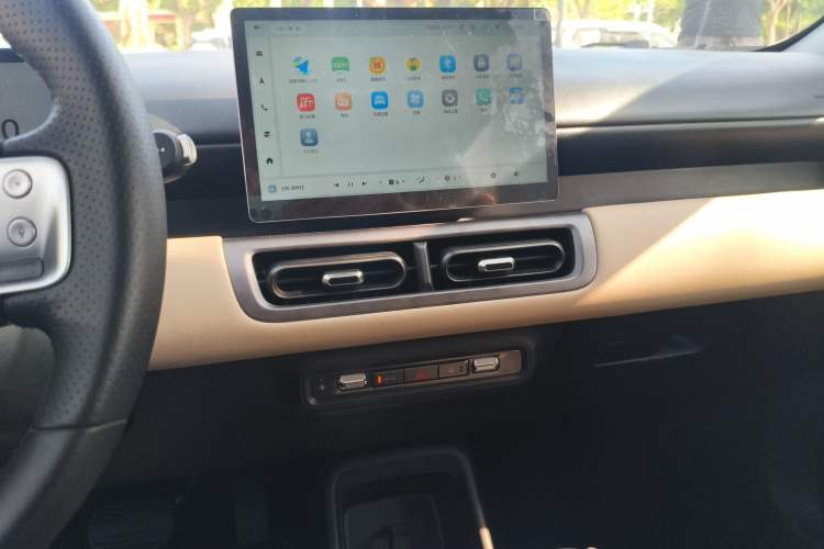 Used Wuling Bingo PLUS 2024 330 km Range Five-Seater Version