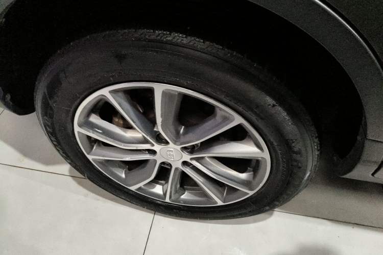 Used Geely Auto Emgrand X7 Sport 2018 1.8TD Automatic Two-Wheel Drive Smart Connect 4G Internet Edition