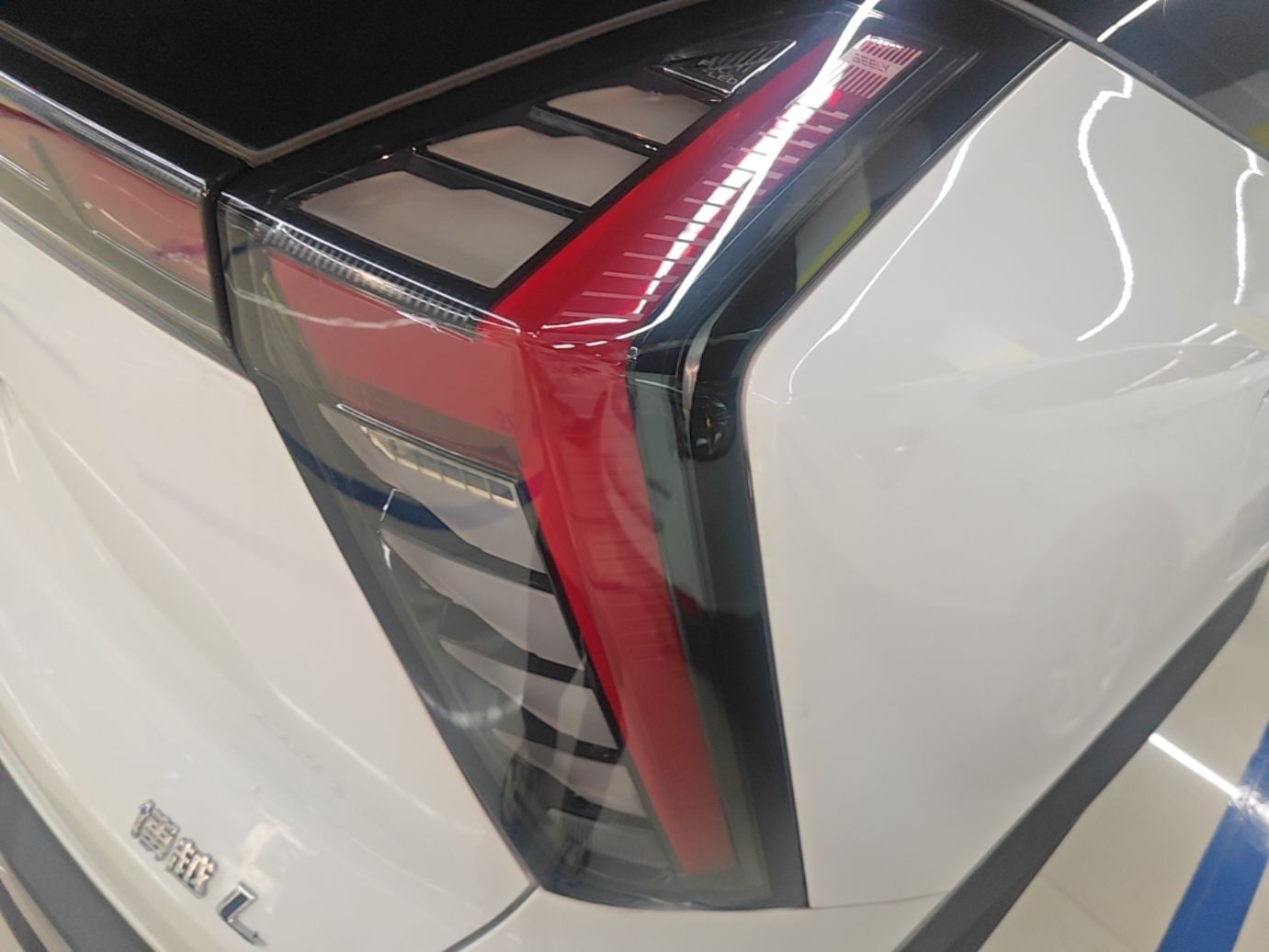 Geely Auto FX11 2023 2.0TD DCT Prestige Edition — снимка 9