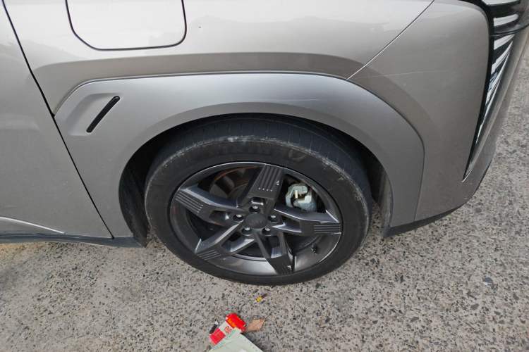 Used AION Y 2023 Plus 510 Tech Edition Right Front Wheel Hub