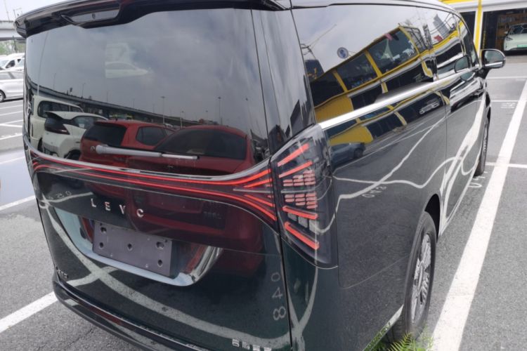 Used Geely Galaxy LEVC L380 2024 140-Degree 6-Seater All-Wheel-Drive Ultra Rear Right 45 Deg