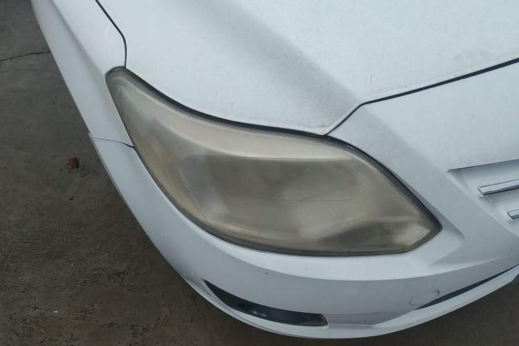 Used CHANGAN Alsvin V3 2012 1.3L Manual Comfort Version China IV Standard Right Front Headlight