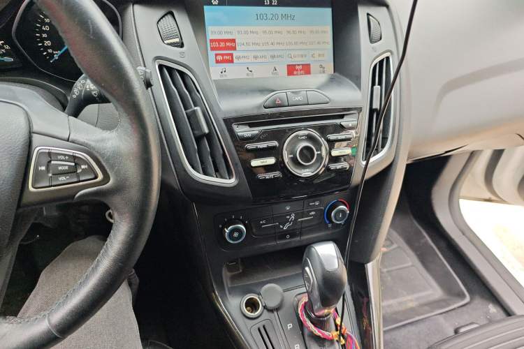 Used Ford Focus 2018 Hatchback Classic 1.6L Automatic Trendy SmartDrive Edition Audio And AC Panel