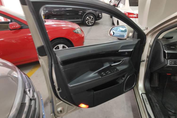 Used Geely Auto Emgrand GT 2016 2.4L Comfort Version Left Front Door Interior