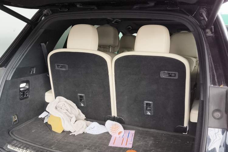 Used Li Auto L8 2023 Pro Model Trunk