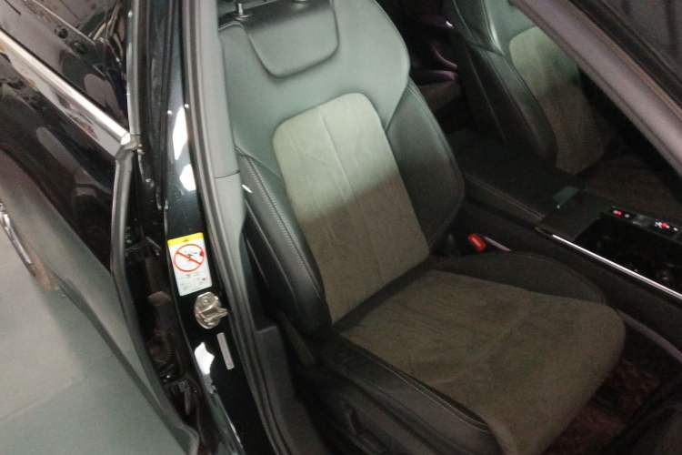 Used Audi A6L New Energy 2020 55 TFSI e quattro Right Front Seat