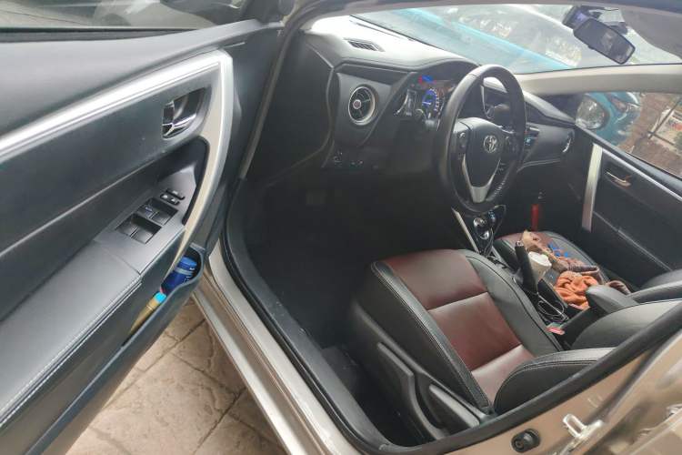 Used Toyota Corolla 2018 Dual-Engine 1.8L E-CVT Smart Edition