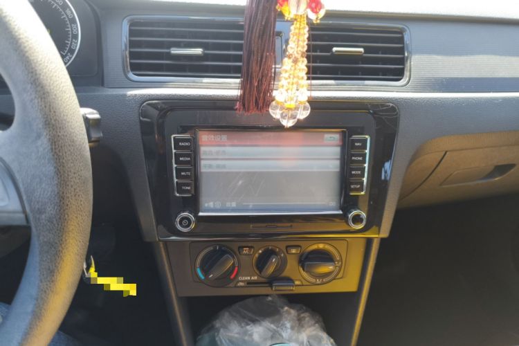 Used Skoda Rapid Spaceback 2016 Revised Version 1.6L Automatic Front-Drive Edition Audio And AC Panel