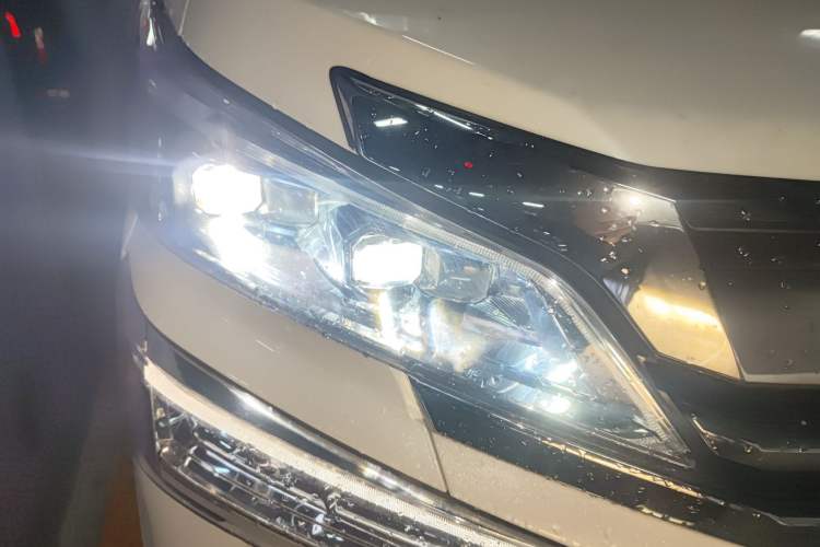 Used Toyota Vellfire 2020 Dual-Engine 2.5L HV Luxury Edition
