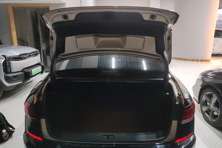 Used Volkswagen Passat 2022 330TSI Luxury Edition Trunk