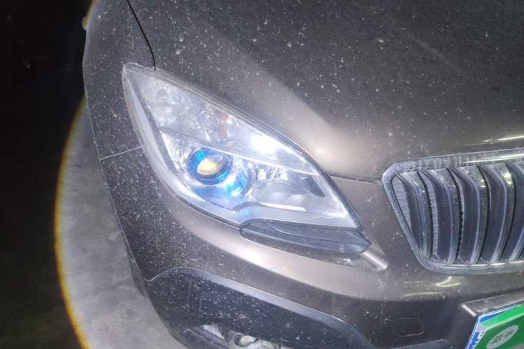 Used Buick Encore 2013 1.4T Automatic All-Wheel Drive Flagship Edition Right Front Headlight