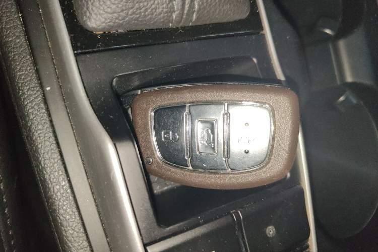 Used Hyundai Tucson 2015 1.6T Dual-Clutch Two-Wheel-Drive Smart Model Vehicle Key