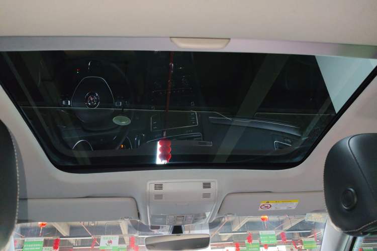 Used Volkswagen Golf 2017 230TSI Automatic Luxury Million-Vehicle Commemorative Edition