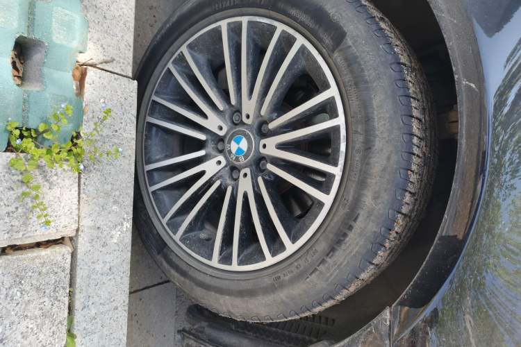 Used BMW 5 Series 2014 525Li Leading Model Right Front Wheel Hub