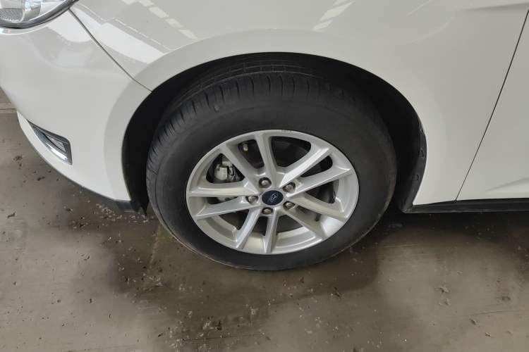 Used Ford Focus 2017 Hatchback 1.6L Automatic Fashion Edition Smart Drive Version Left Front Wheel Hub