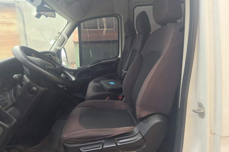 Used Iveco Eurocargo 2020 2.3T Manual Super Rui Long Wheelbase Short Overhang High Roof High Performance F1A