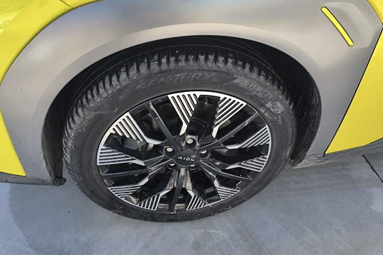 Used AION Y 2021 70 Enjoyment Tech Edition Exterior 4