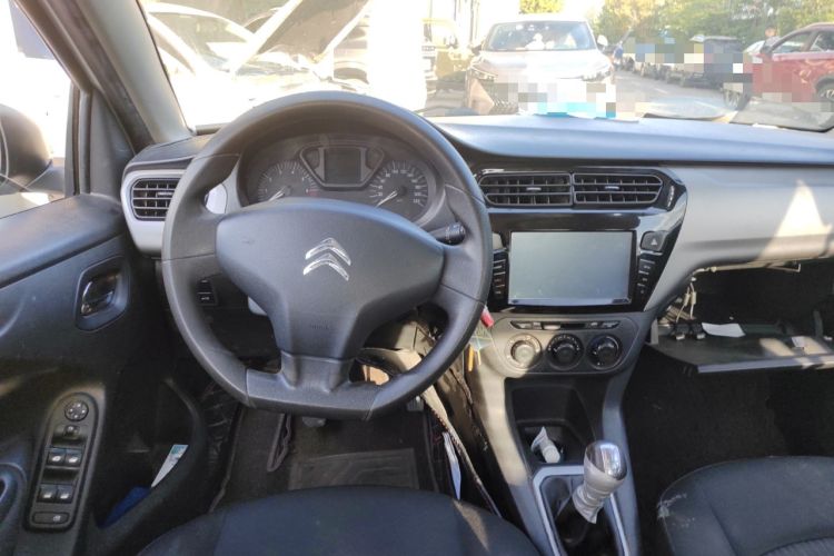 Used Citroen Elysee 2015 Zhishang Edition 1.6L Manual Fashion Model
