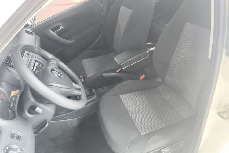 Used Volkswagen Polo 2016 1.4L Manual Fashion Model