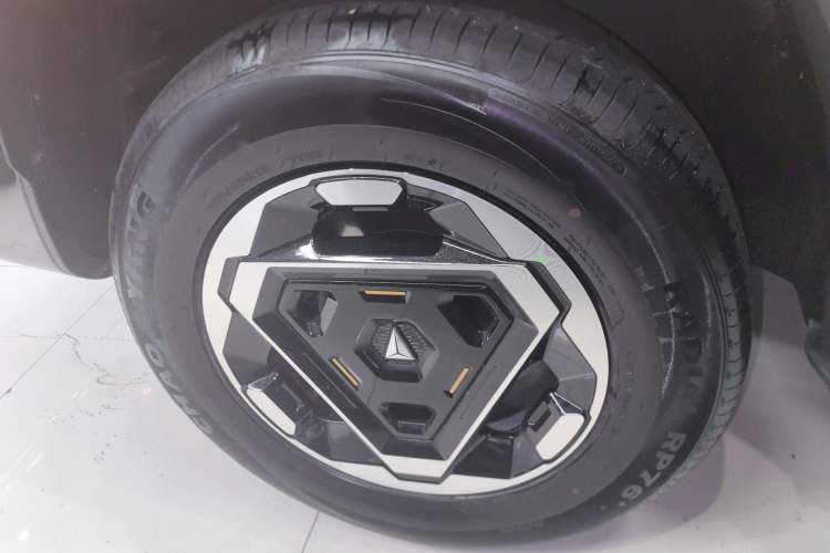 Used Deepal G318 2025 Worry-Free Cross-Country Edition Four-Wheel Drive Distant Mountains Version Right Rear Wheel Hub