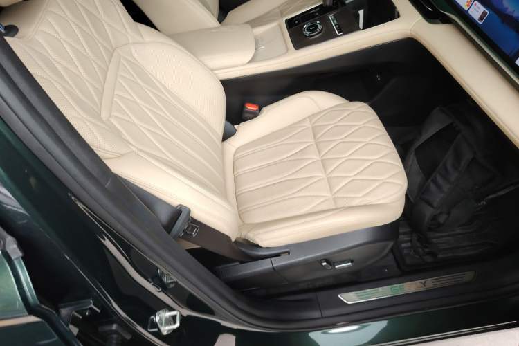 Used Geely Auto Monjaro L 2025 Dongfang Yao 2.0TD Automatic All-Wheel-Drive Wangyue Edition
