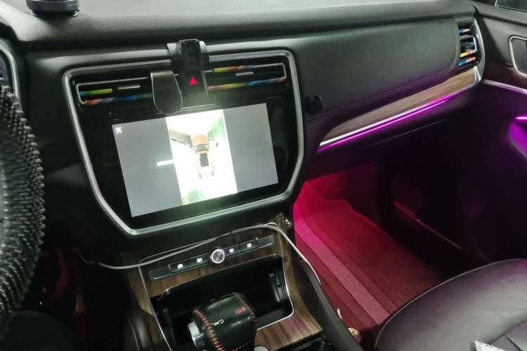 Used Roewe RX8 2018 30T Smart Connectivity Two-Wheel Drive Flagship Edition