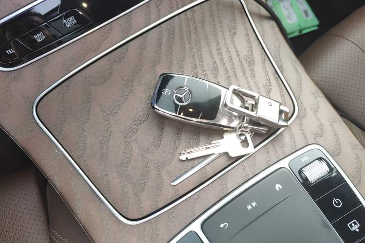 Used Mercedes-Benz E-Class 2022 Second Facelift E 300 L Luxury Edition