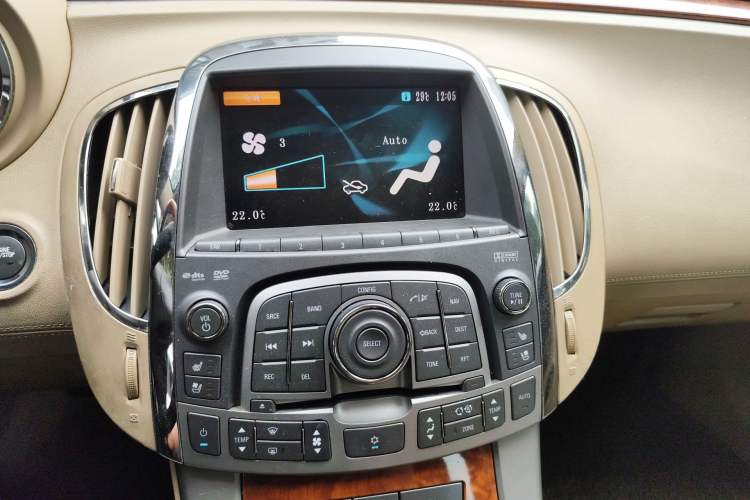 Used Buick LaCrosse 2011 2.4L SIDI Luxury Edition Audio And AC Panel