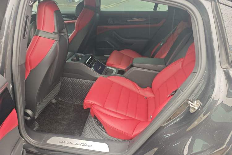 Used Porsche Panamera 2024 Panamera 4 Executive Long Wheelbase 2.9T Left Rear Seat