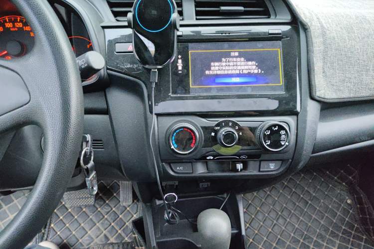 Used Honda Fit 2018 1.5L CVT Comfort Sunroof Version Audio And AC Panel