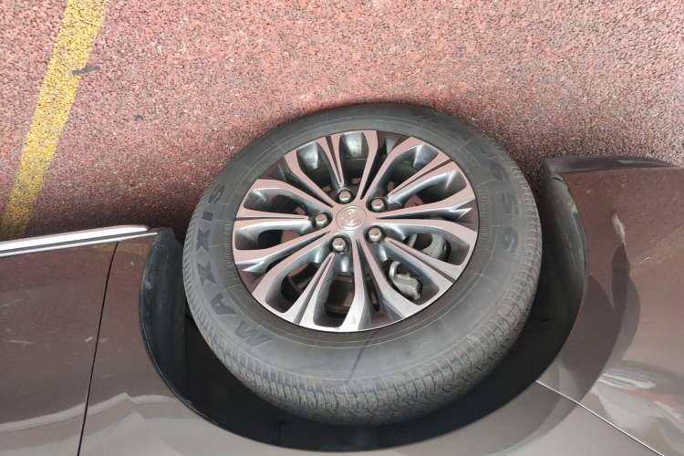 Used Buick GL8 2023 Land Executive Class Comfort Model
