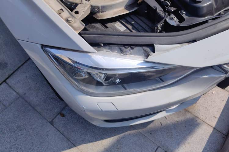 Used BMW 3 Series 2013 320i Sport Design Package Right Front Headlight