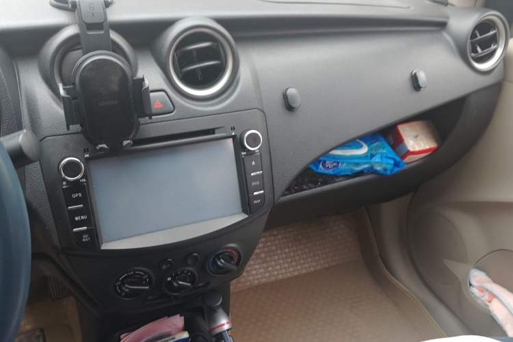 Used Venucia R30 2014 1.2L Manual Enjoyment Edition