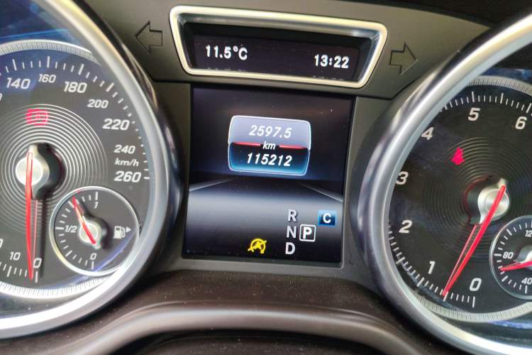 Used Mercedes-Benz GLE 2017 GLE 320 4MATIC Dynamic Model Odometer Close Up