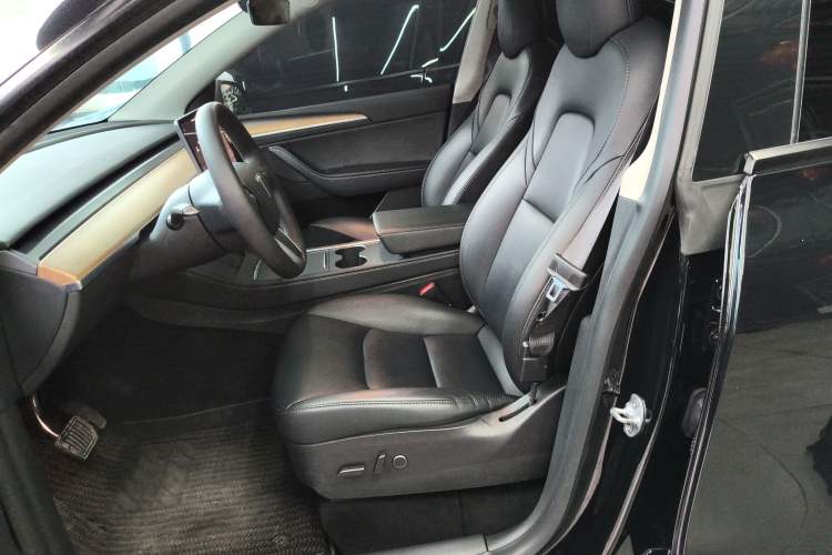 Used Tesla Model Y 2022 Rear-Wheel-Drive Version